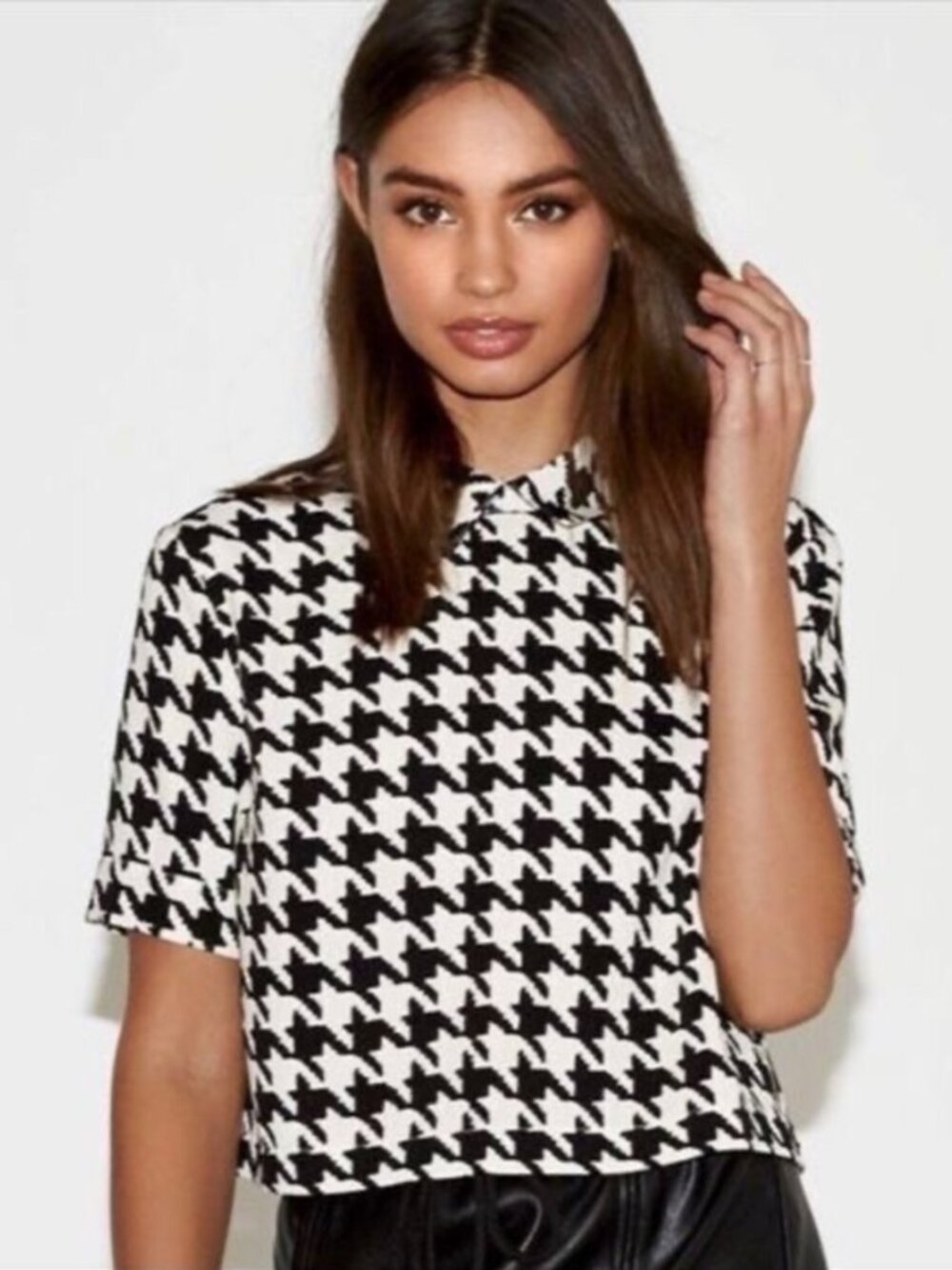 Kendal & Kylie Black/White Houndstooth Print Cropped Blouse Size L